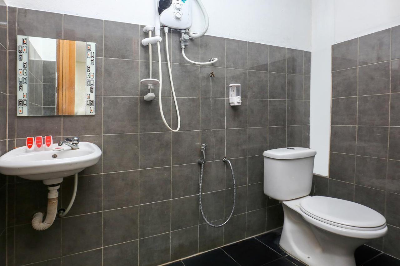 OYO 717 Mr J Hotel Wakaf Che Yeh 2 Eksteriør billede
