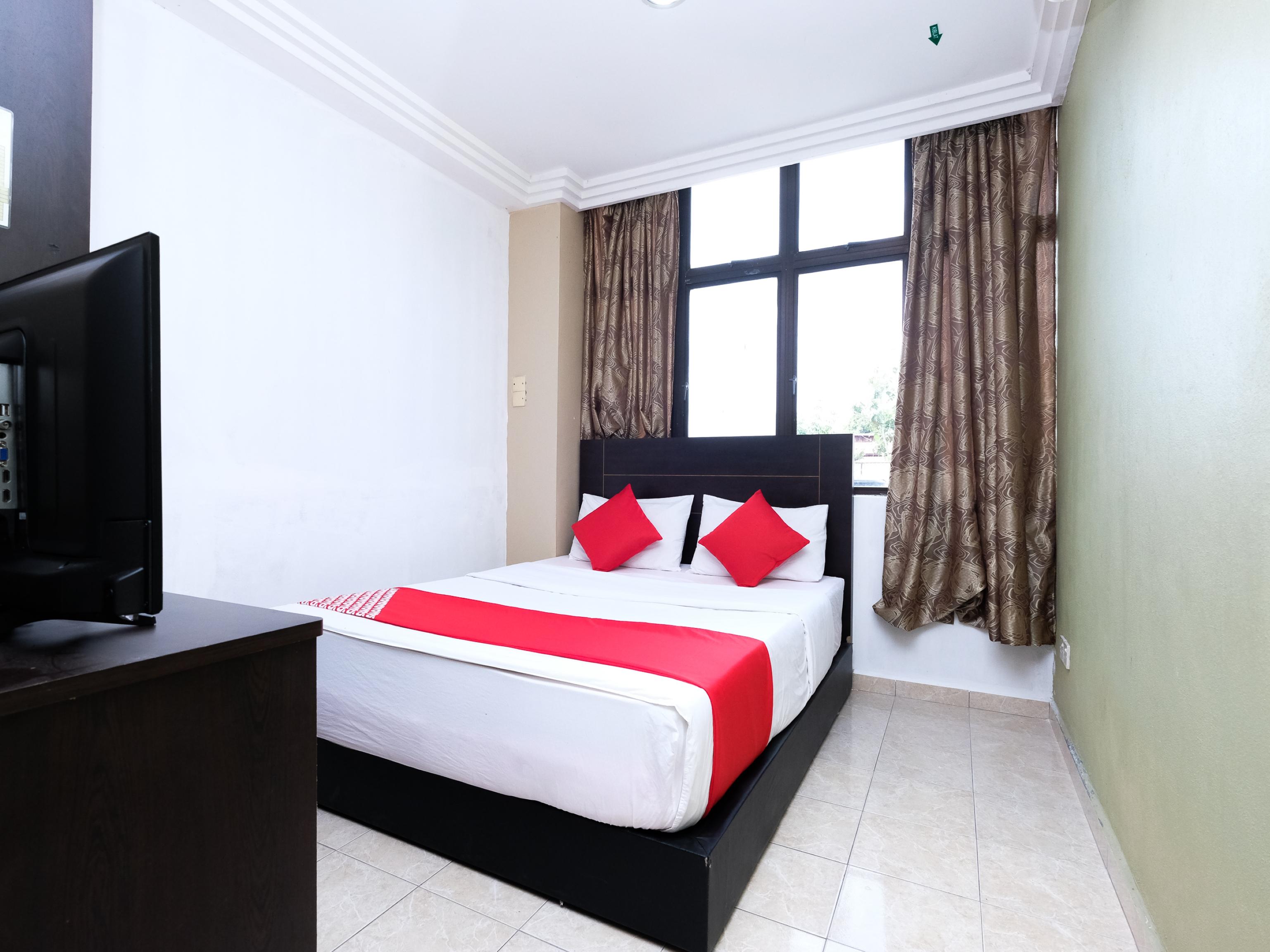 OYO 717 Mr J Hotel Wakaf Che Yeh 2 Eksteriør billede