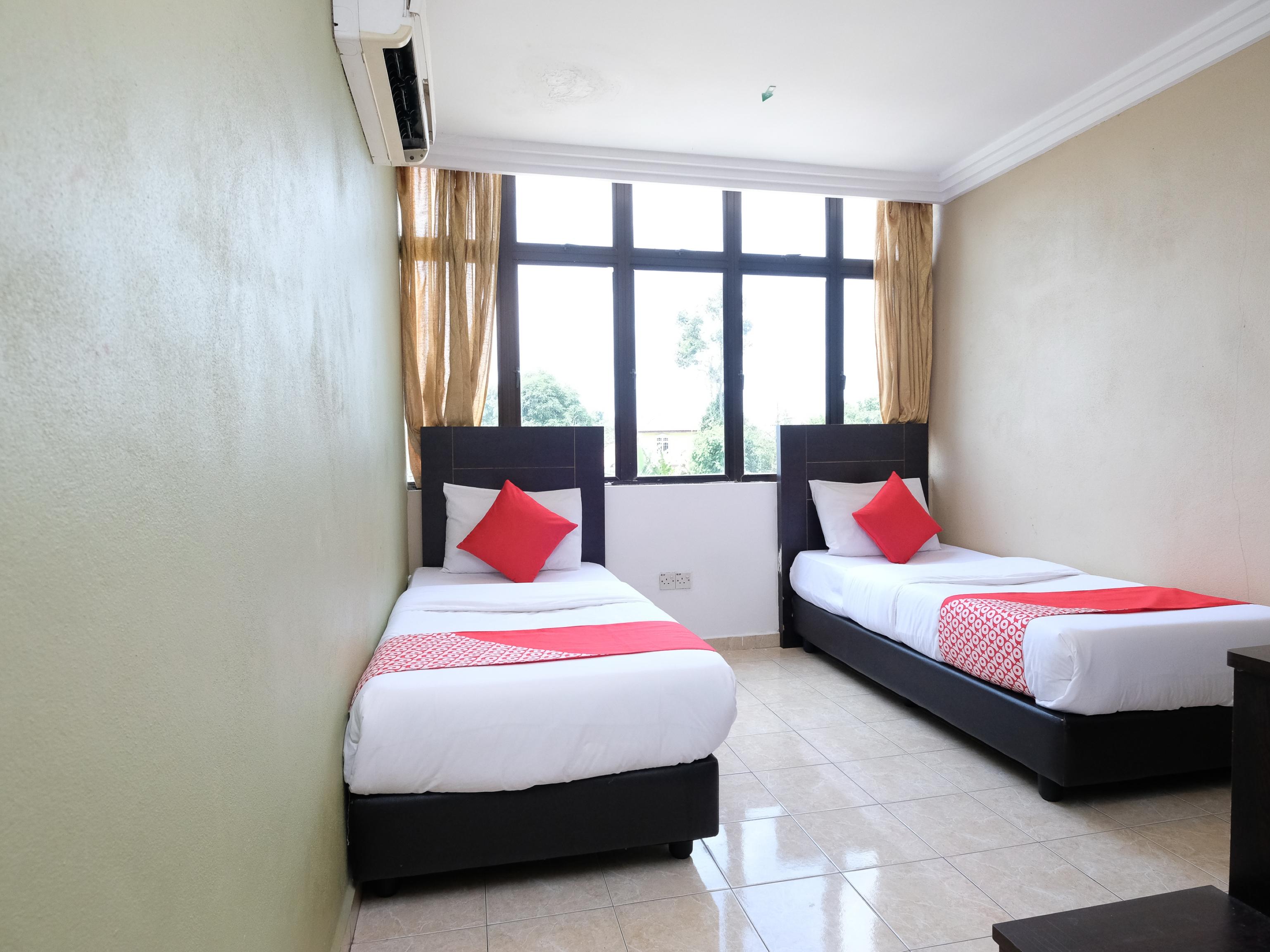 OYO 717 Mr J Hotel Wakaf Che Yeh 2 Eksteriør billede