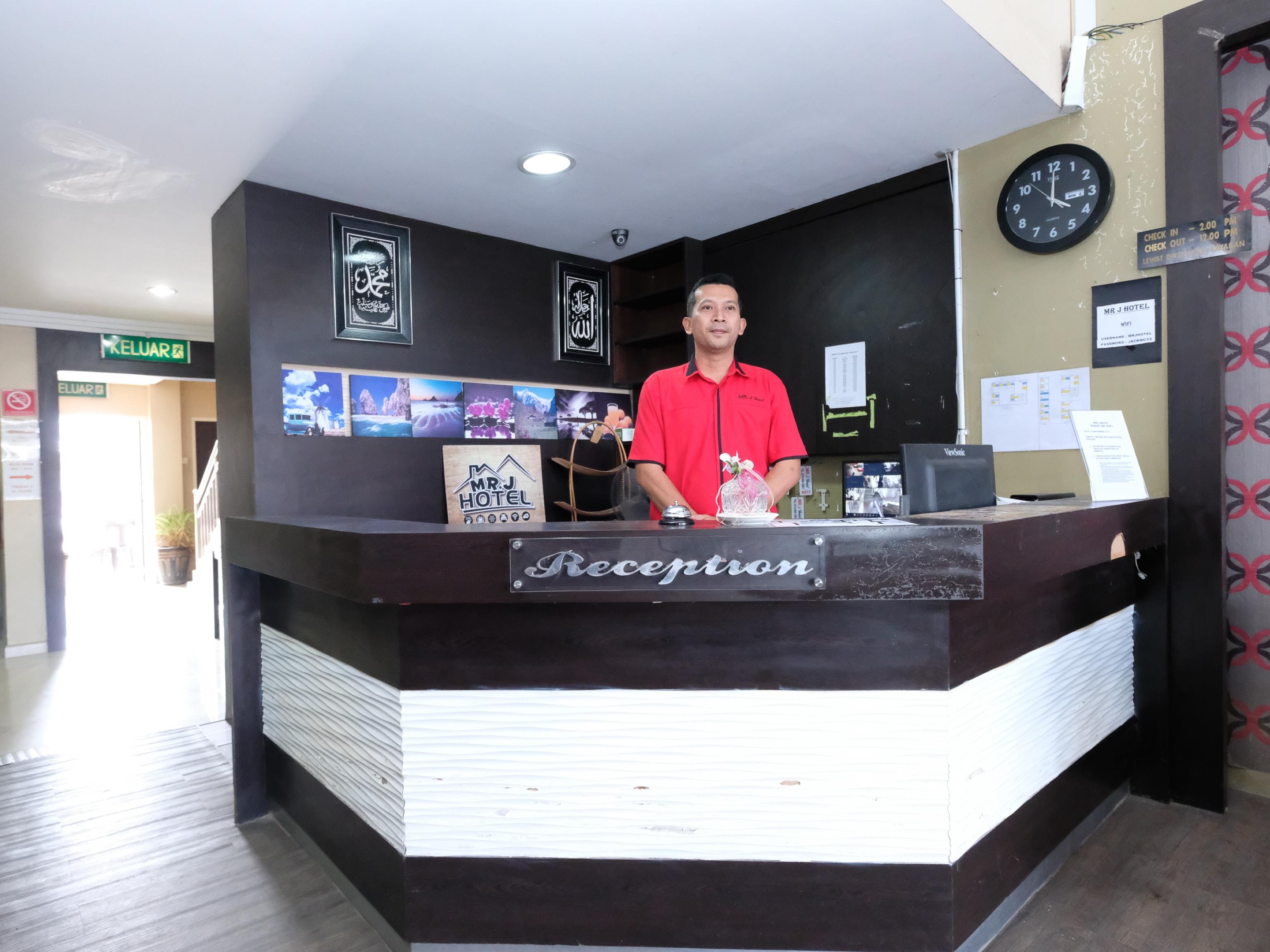OYO 717 Mr J Hotel Wakaf Che Yeh 2 Eksteriør billede